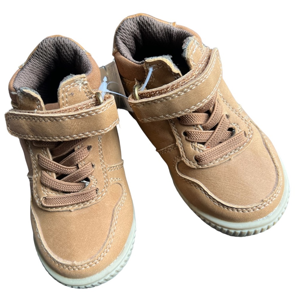Children’s Place Toddler Boys mid-top shoe. NWT Size 4 Toddler